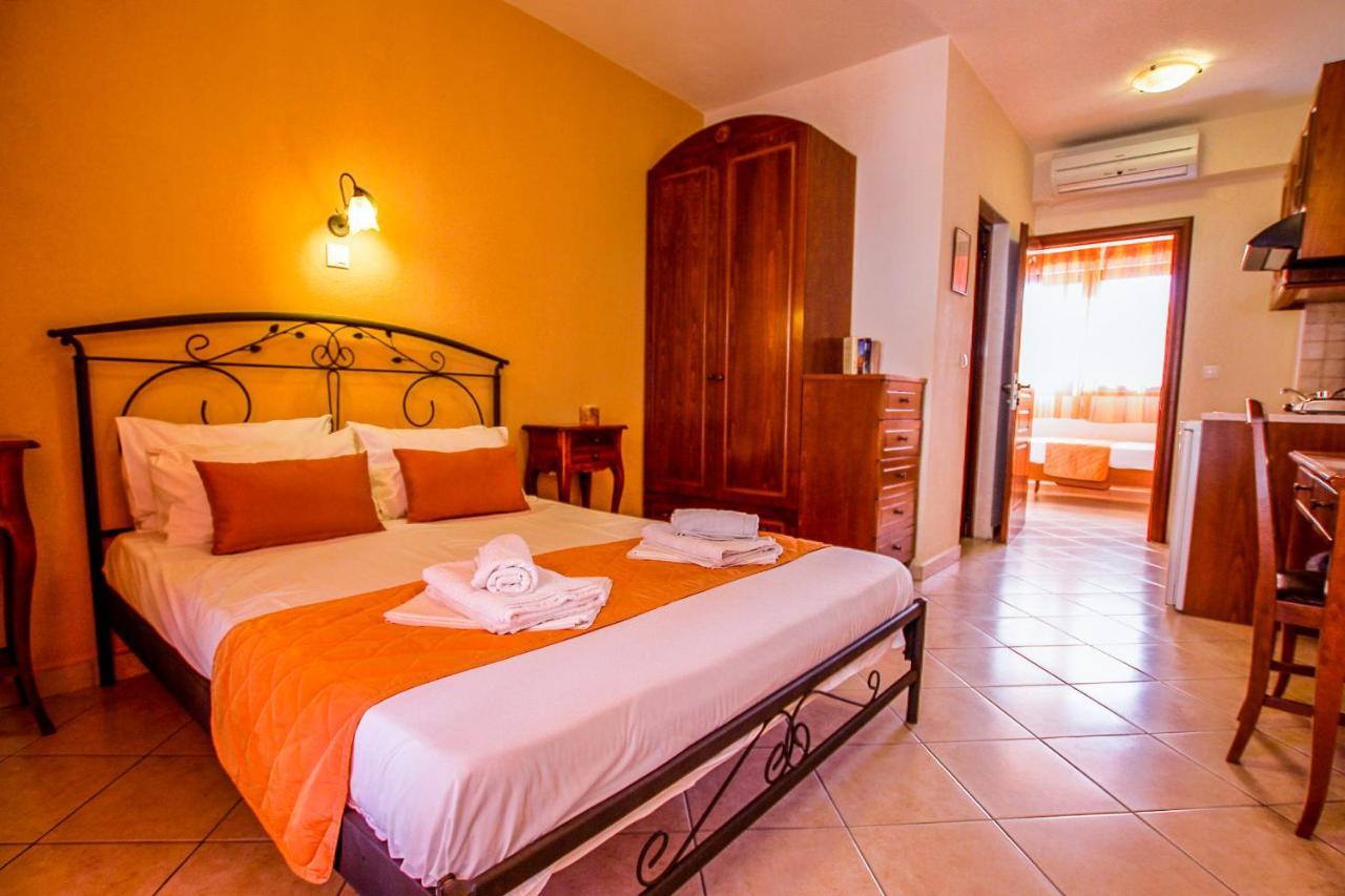 Xenonas Apollon Aparthotel Сарти Екстериор снимка